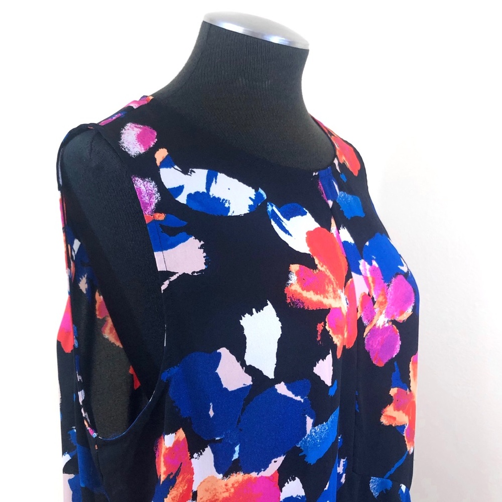 Vince Camuto - Floral Sleeveless Peplum Top - Picture 4 of 11